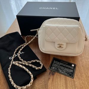 Caviar Quilted CC Camera Case